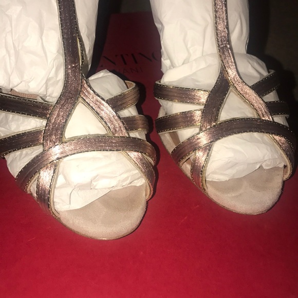 COPY - Valentino Heels - Picture 2 of 10